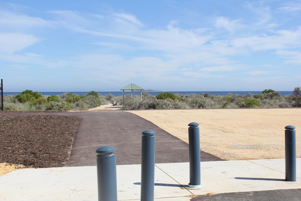 Jurien Beachfront Holiday Units Villa Jurien Bay Bagian luar foto